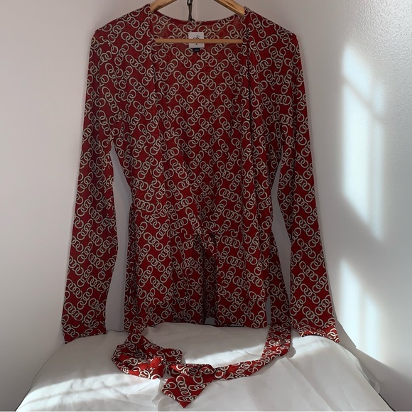 CAbi Ringleader Wrap Top - Picture 6 of 10